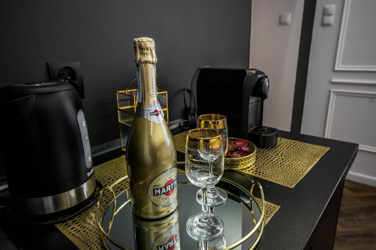 Zamoyskiego Jacuzzi Apartment Krakow Bagian luar foto