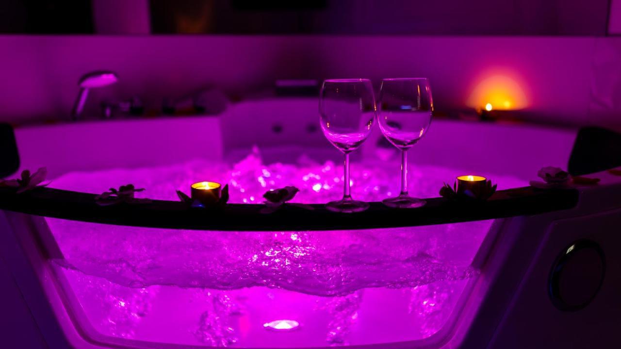Zamoyskiego Jacuzzi Apartment Krakow Bagian luar foto