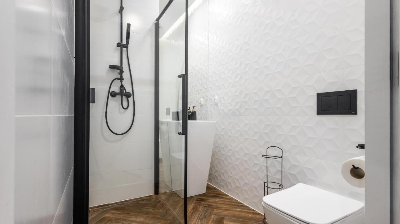 Zamoyskiego Jacuzzi Apartment Krakow Bagian luar foto