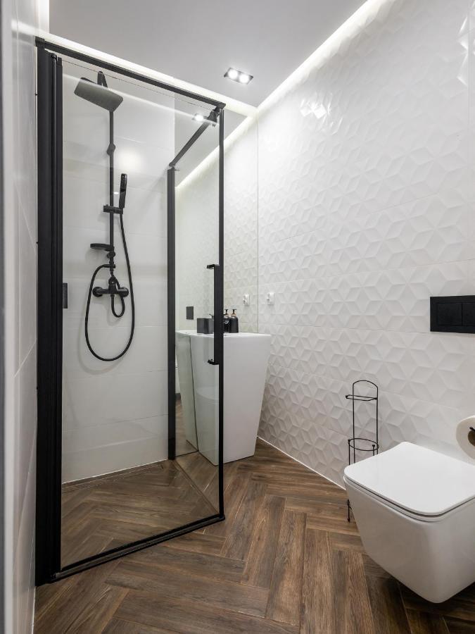 Zamoyskiego Jacuzzi Apartment Krakow Bagian luar foto