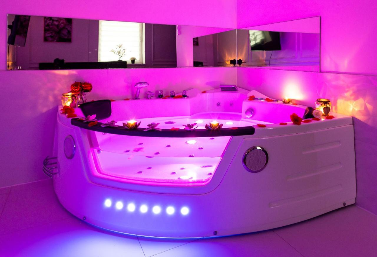 Zamoyskiego Jacuzzi Apartment Krakow Bagian luar foto