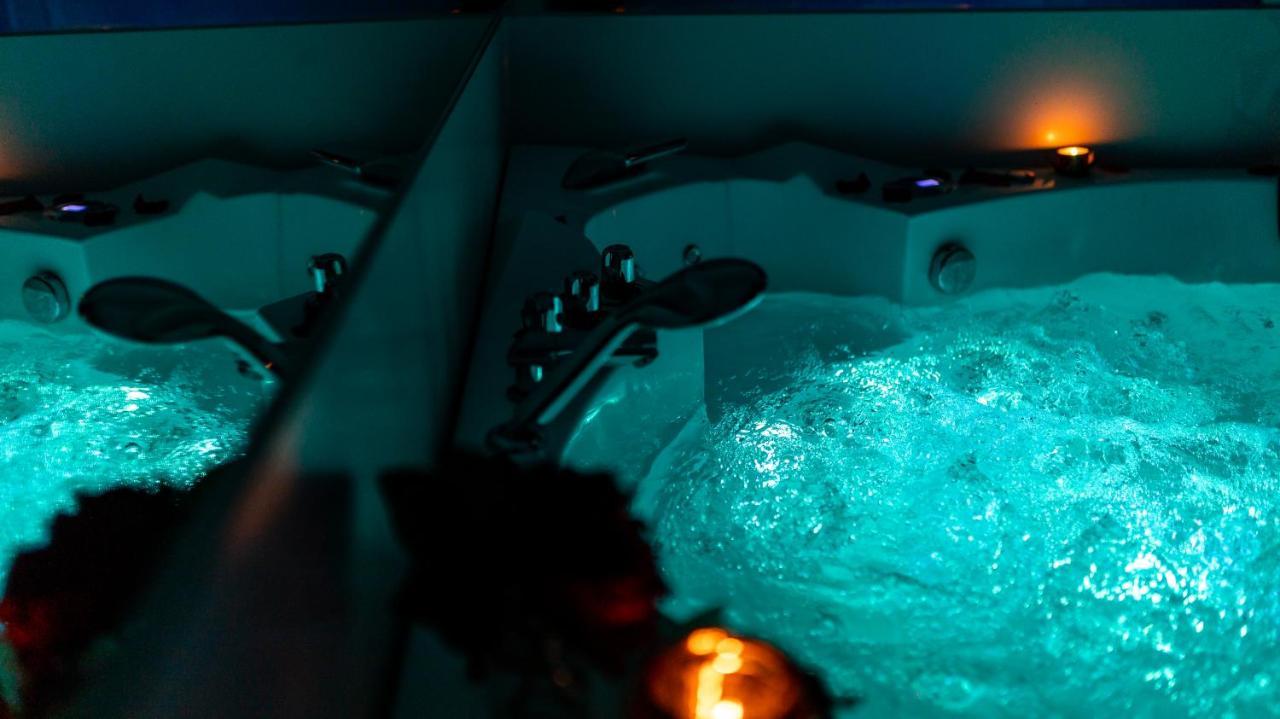 Zamoyskiego Jacuzzi Apartment Krakow Bagian luar foto