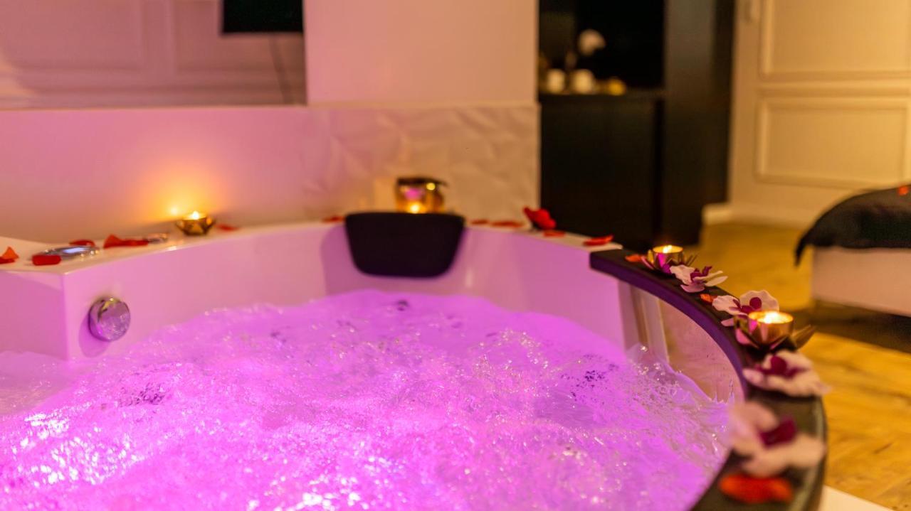 Zamoyskiego Jacuzzi Apartment Krakow Bagian luar foto